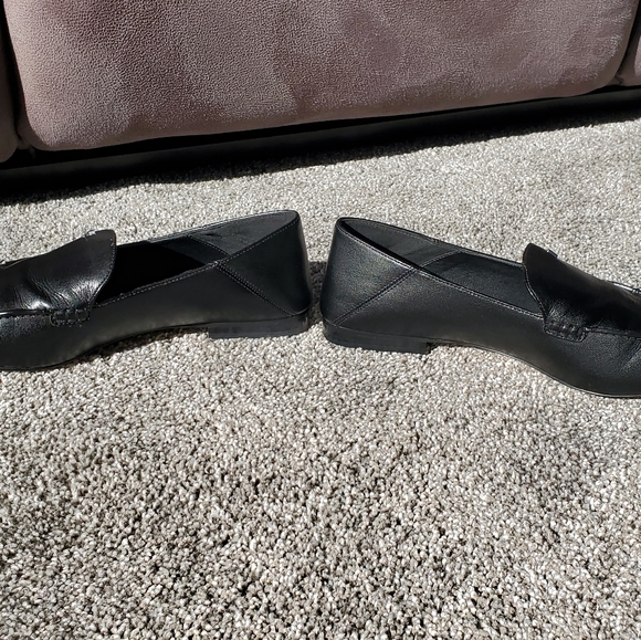 Euc Black Flats - Picture 3 of 7